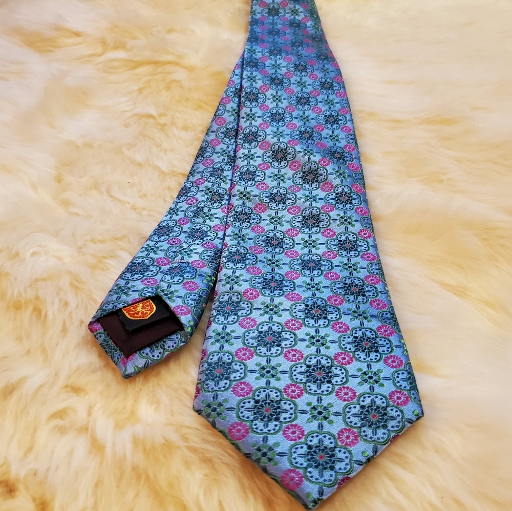 English Laundry 100% silk tie